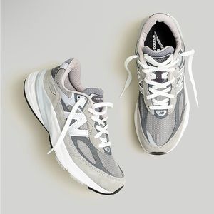 NWB New Balance® 990v6 Sneakers- Size 8